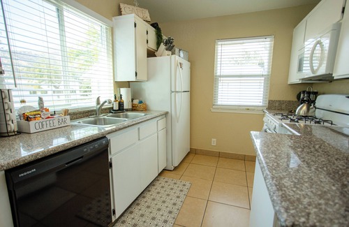 Three Rivers Casa | Cozy Condo minutes from the Sequoia National Park