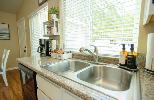Three Rivers Casa | Cozy Condo minutes from the Sequoia National Park