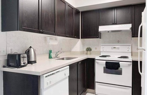 Newtonbrook Apartamento | Cozy condo w/Free Parking/Gym