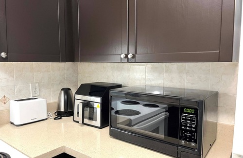 Newtonbrook Apartamento | Cozy condo w/Free Parking/Gym