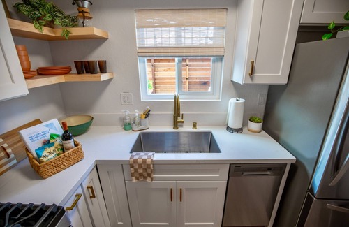 Huntington Beach Condominio | Cozy Condo, Walk to Beach, Bikes, BBQ, Downtown, Fire Pit, WIFI, Surf City