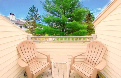 Lenox Dale Condominio | Cozy Condo with resort amenities