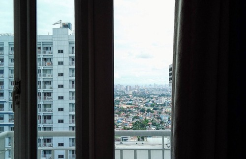 Bago Bantay Condominio | Cozy condo with WiFi where you can experience life's simple pleasures with US!