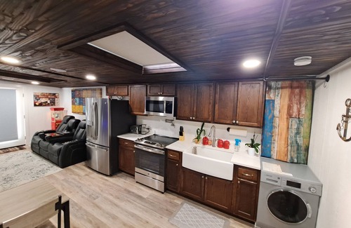 Bastrop Casa | Cozy container: Unique design