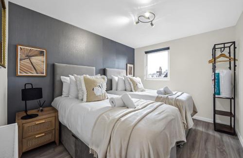 Stamford Hill Apartamento | Cozy & Contemporary 2-BR Flat Near Shops & Transit
