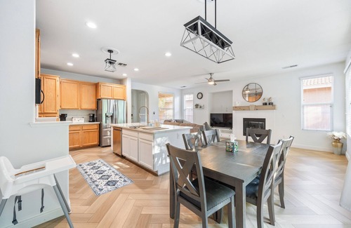 North Natomas Casa | Cozy & Contemporary Sacramento Gateaway