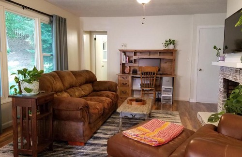 Oakley Apartamento | Cozy Convenience, Private Home 5mins to Biltmore