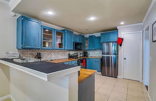 Euless Casa | Cozy, Convenient Townhome Living