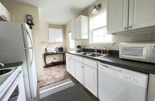 Wilmington Casa | Cozy & Conveniently located to explore Wilmington.
