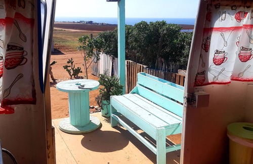Vicente Guerrero Casa | Cozy converted bus located 10 min walk from the beach .