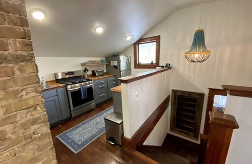 Austin Casa | Cozy Cool Apartment on 6th Street! WALK TO ACL FEST!