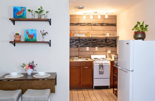 Dallas Apartamento | Cozy Coop-10 min-DT Dallas-Full Kitchen & Private Patio