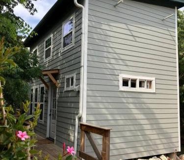 Cardinal Hills Estates Casa | Cozy Coop Casita - Lake Travis-Hot Tub-Tiny House