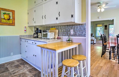 Corinth Casa | Cozy Corinth Escape ~ Half-Mi to Shop & Dine!