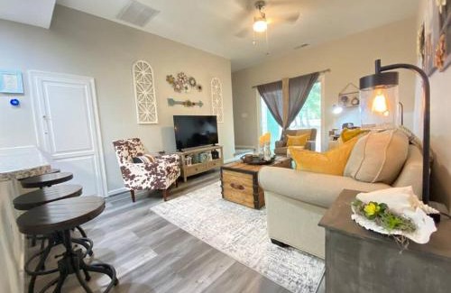 Wilmington Casa | Cozy Corner - Family Beach Vacation Condo