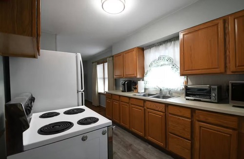 Lake Geneva Casa | Cozy Corner House – Stay for 7