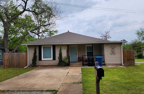 Denison Casa | Cozy Corner near Lake Texoma / Choctaw Casino