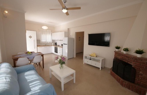 Schinias Apartamento | Cozy corner Schinias beach house