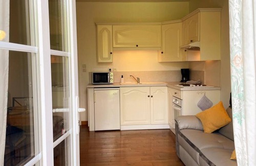 Saint-Claude-de-Diray Cabaña | Casa acogedora con terraza privada, aparcamiento y WiFi