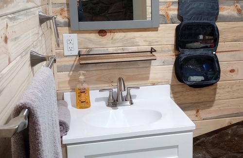 Cascade-Chipita Park Cabaña | Cozy Cottage in a Ponderosa Forest at the Base of Pikes Peak