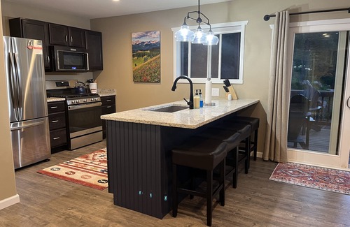 Cascade-Chipita Park Cabaña | Cozy Cottage Getaway ✔️Hot tub ✔️Views ✔️Pet Friendly