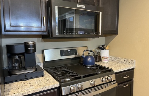 Cascade-Chipita Park Cabaña | Cozy Cottage Getaway ✔️Hot tub ✔️Views ✔️Pet Friendly