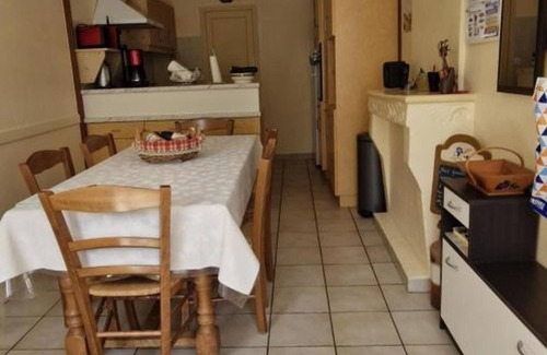 La Tour-Saint-Gelin Cabaña | Gîte tout inclus, calme, WiFi, proche de Richelieu, terrasse, BBQ, parking, animaux acceptés.