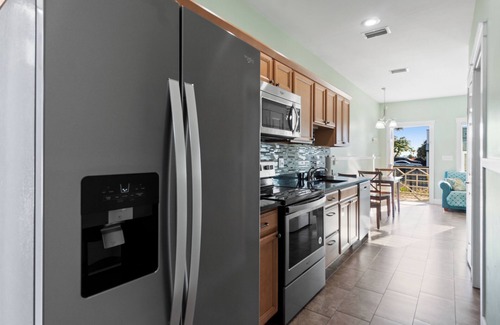 Port St. Joe Cabaña | Cozy Cottage 3 of 4 Bay View | 2BR | Pool | Grill | Roll In Accessible Shower