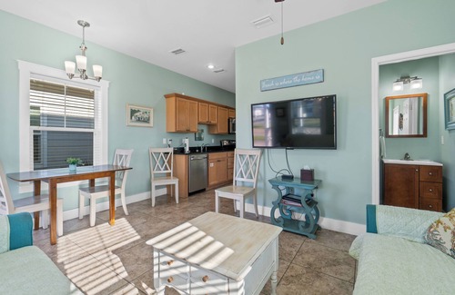 Port St. Joe Cabaña | Cozy Cottage 6 of 6 by Pool|2BR | Grill | Near Bay and Marina