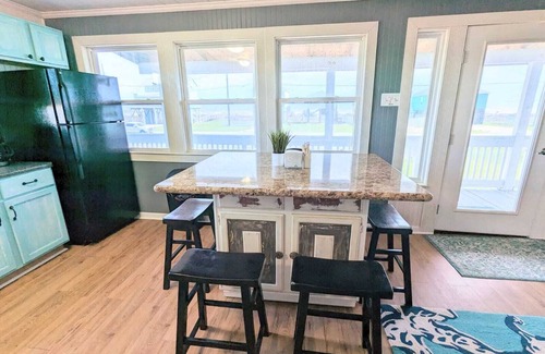 San Luis Beach Casa | Cozy Cottage “Anchors Away”