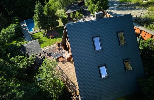 Bielsko-Biala Cabaña | Cozy Cottage. Big Yard. Mountain Views. Pool. Ski resorts nearby.