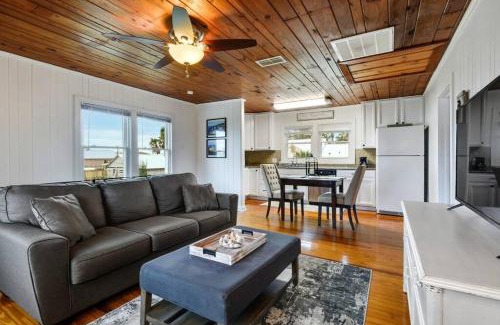 Gulfport Casa | Cozy cottage by the Sea -near downtown with patio!