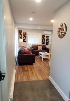 Timberlea Casa | Cozy Cottage Close to the City
