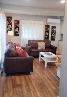 Timberlea Casa | Cozy Cottage Close to the City