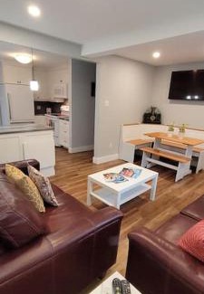 Timberlea Casa | Cozy Cottage Close to the City