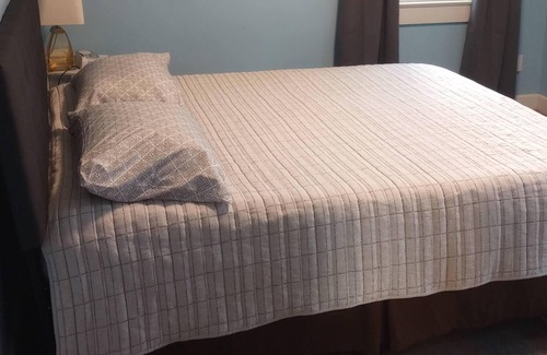 Oakley Cabaña | Cozy cottage close to Biltmore, Downtown, and Parkway!