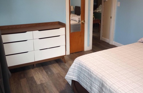 Oakley Cabaña | Cozy cottage close to Biltmore, Downtown, and Parkway!