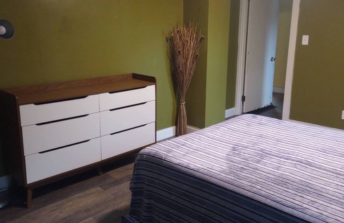 Oakley Cabaña | Cozy cottage close to Biltmore, Downtown, and Parkway!