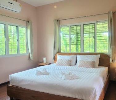 Suan Phueng Casa | Cozy Cottage Farm stay Suanphueng