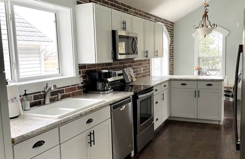 Rigby Cabaña | Cozy Cottage Farmhouse w/inviting front porch