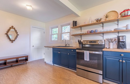 Greenwood Casa | Cozy Cottage | Fenced yard | Fire Pit