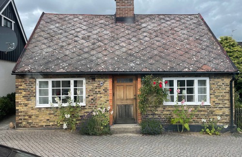 Raa Cabaña | Cozy cottage for a couple or a young family. 3 minute walk to the beach!