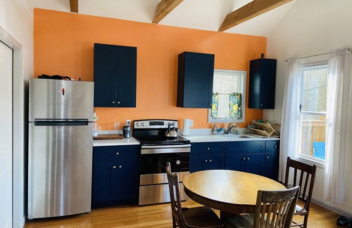 Bolivar Cabaña | Cozy Cottage. Great hikes nearby, & walking distance to historic Harpers Ferry..