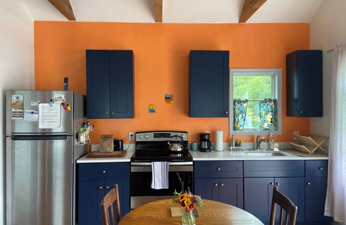 Bolivar Cabaña | Cozy Cottage. Great hikes nearby, & walking distance to historic Harpers Ferry..