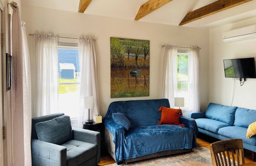 Bolivar Cabaña | Cozy Cottage. Great hikes nearby, & walking distance to historic Harpers Ferry..