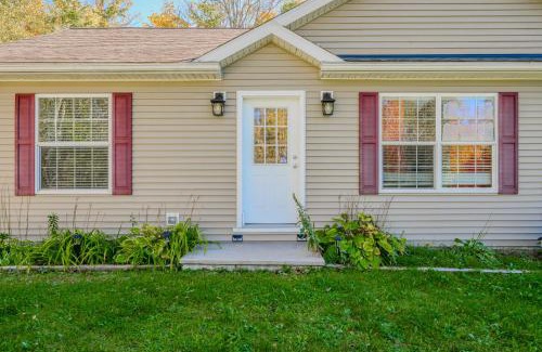 Miller Lake Casa | Cozy Cottage In Miller Lake