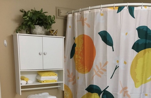 Prien Cabaña | Cozy Cottage in Safe Neighborhood