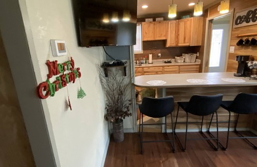 Webberville Cabaña | Cozy cottage in the country w/ hot tub! 20 minutes away from downtown Austin