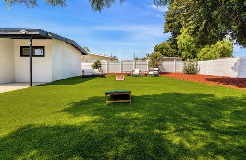 Imperial Beach Cabaña | Cozy cottage in enchanting Imperial Beach with WiFi, AC on a super quiet street.