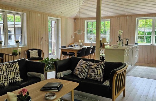 Hoeve Strand Casa | Cozy cottage just 300 m from Høve Beach